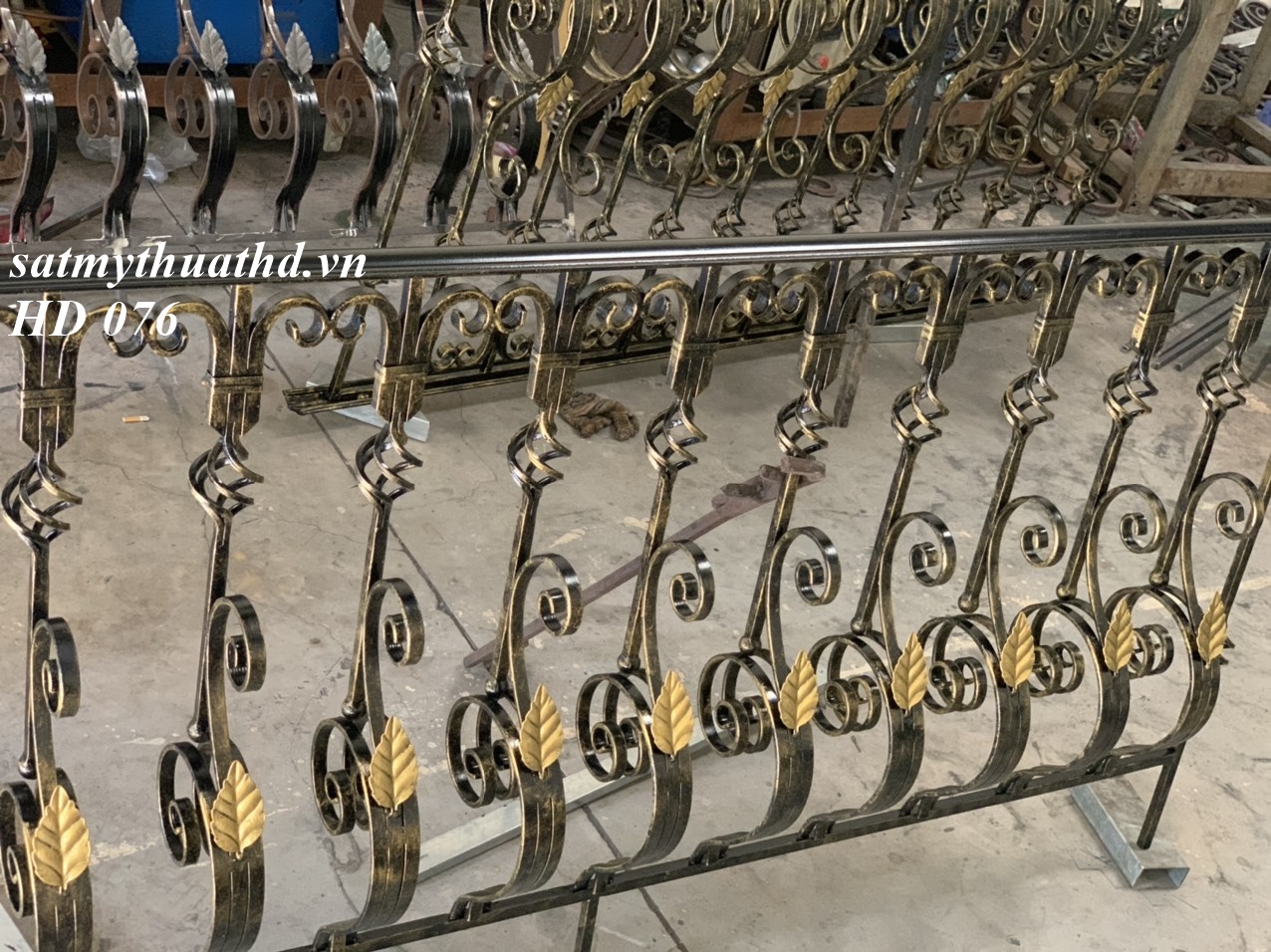 Bạn đã biết nơi chuyên lan can ban công sắt mỹ thuật chưa