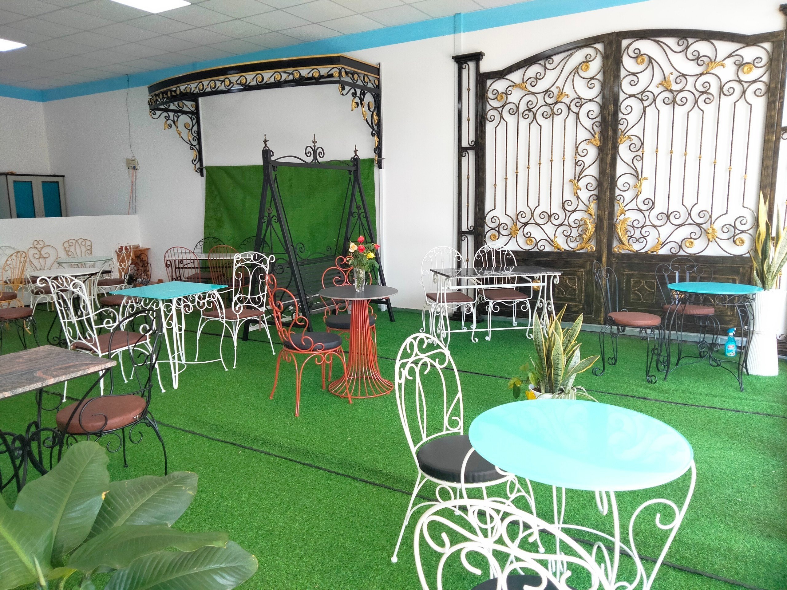 Đi tìm nơi kinh doanh bàn ghế sắt mỹ thuật giá rẻ TPHCM