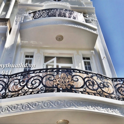 Lắp đặt lan can ban công tại Dĩ An chất lượng đảm bảo