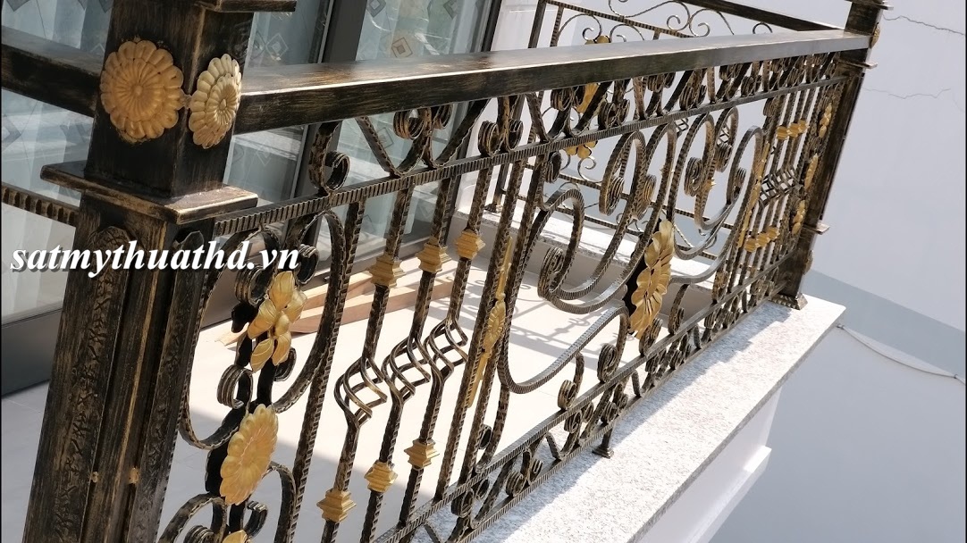 Hoàn thiện hạng mục lan can ban công sắt mỹ thuật tại Bên Cát